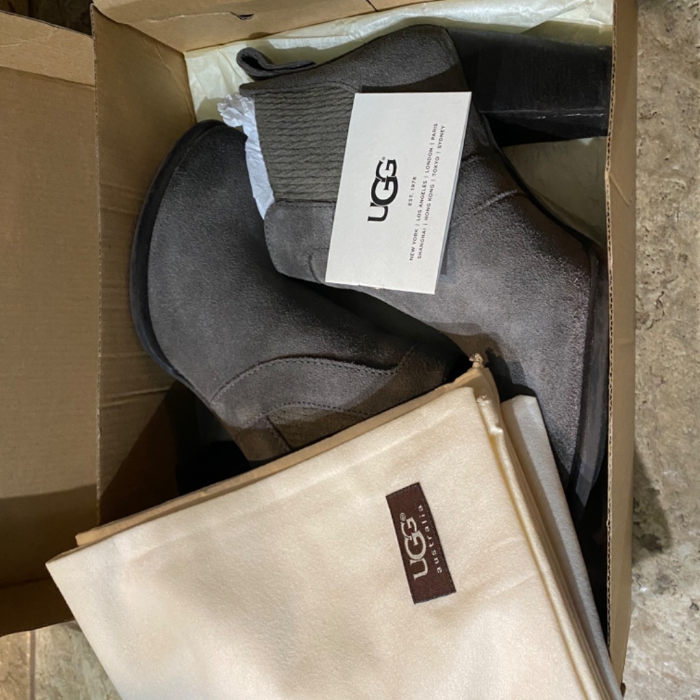Ugg W Cobie Ii Size 6 - image 2